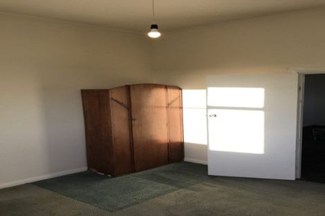 Photo of property in 16 Egmont Street, Castlecliff, Whanganui, 4501