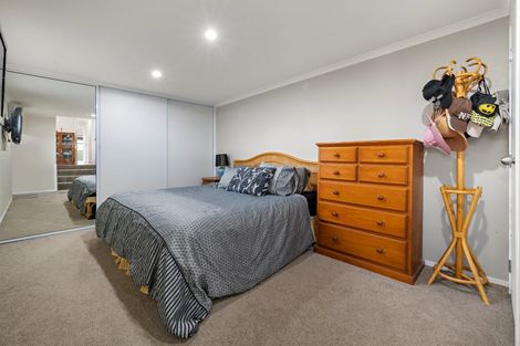Photo of property in 2/25 Lyren Place, Half Moon Bay, Auckland, 2012