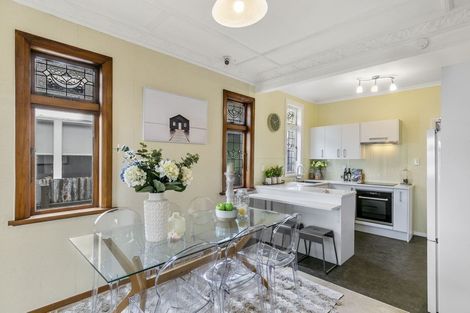 Photo of property in 238 Queens Drive, Lyall Bay, Wellington, 6022