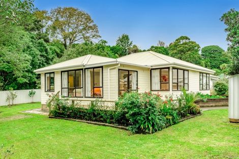 Photo of property in 48 Hookway Grove, Paraparaumu, 5032