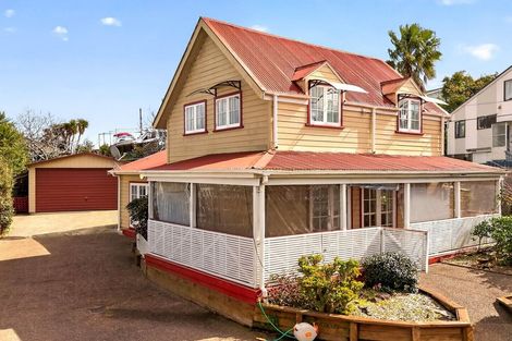 Photo of property in 60 Makora Road, Massey, Auckland, 0614