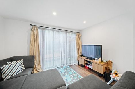 Photo of property in 14 Rara Lane, Manukau, Auckland, 2104