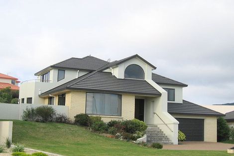 Photo of property in 135 Milne Drive, Paraparaumu, 5032