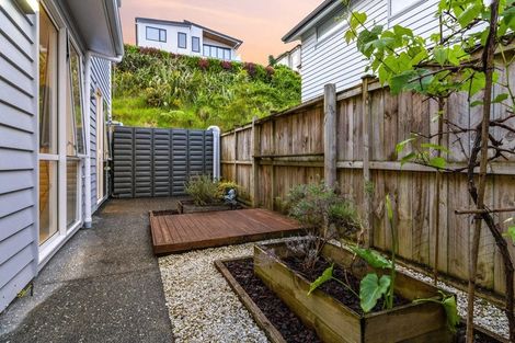 Photo of property in 9 Carex Way, Long Bay, Auckland, 0630