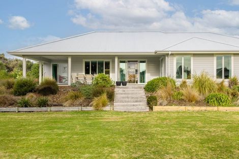 Photo of property in 32a Titoki Road, Waikanae Beach, Waikanae, 5036