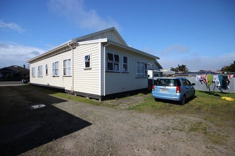 Photo of property in 8 Pirie Street, Palmerston North, 4410