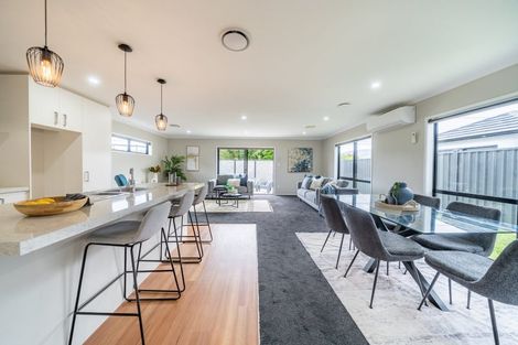 Photo of property in 22 Te Kaeaea Crescent, Wallaceville, Upper Hutt, 5018