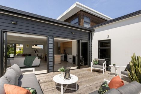 Photo of property in 15 Cassinia Close, Papamoa Beach, Papamoa, 3118