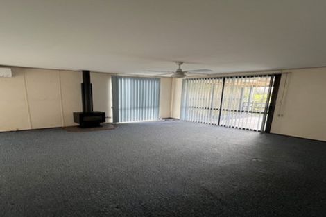 Photo of property in 2/141 Carnoustie Drive, Wattle Downs, Auckland, 2103