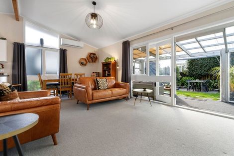 Photo of property in 37 Kent Street, Levin, 5510