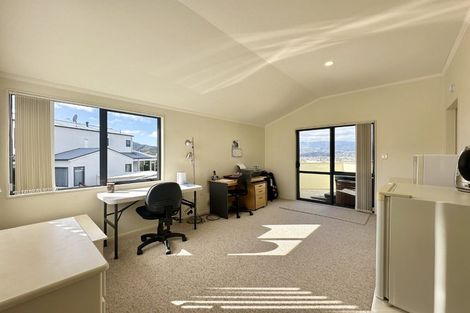 Photo of property in 5 Birkinshaw Grove, Riverstone Terraces, Upper Hutt, 5018