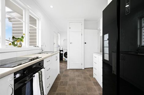 Photo of property in 26 Oxford Street, Fairfield, Hamilton, 3214