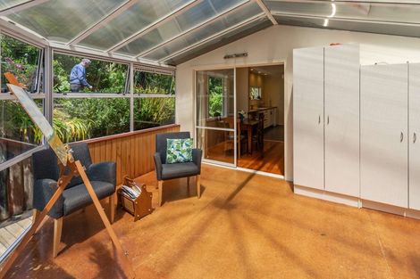 Photo of property in 18 Kiwi Crescent, Tawa, Wellington, 5028
