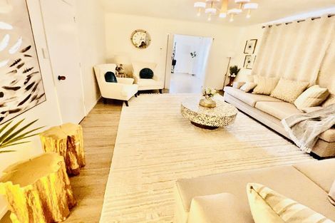 Photo of property in 11c Bamboo Grove, Kelston, Auckland, 0602