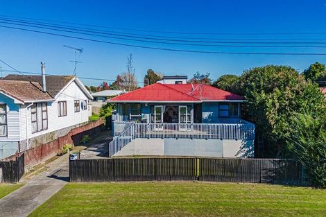 Photo of property in 67 Smiths Avenue, Papakura, 2110