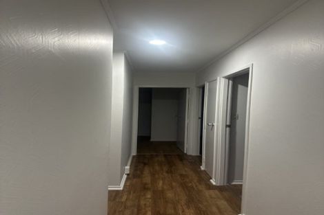 Photo of property in 22 Jenanne Place, Totara Vale, Auckland, 0629