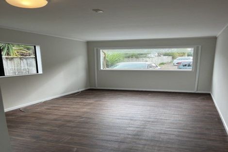 Photo of property in 29 Awaroa Road, Sunnyvale, Auckland, 0612