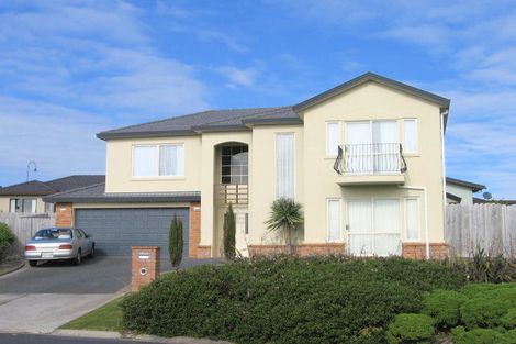 Photo of property in 8 Gilnockie Close, East Tamaki Heights, Auckland, 2016
