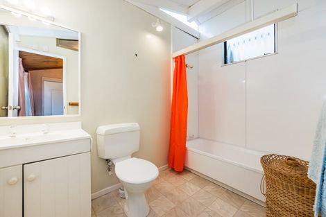 Photo of property in 9 Kohekohe Road, Waikanae, 5036