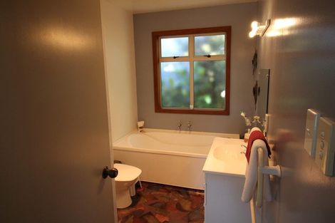 Photo of property in 15 Weenink Road, Karoro, Greymouth, 7805