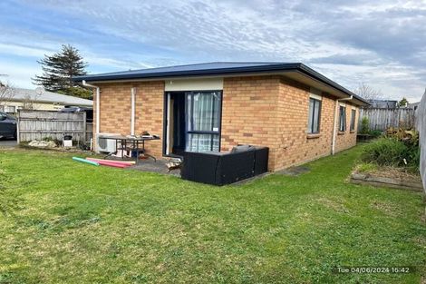 Photo of property in 50 Kayes Road, Pukekohe, 2120