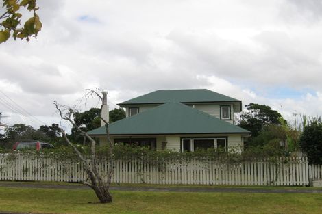 Photo of property in 47 Beach Haven Road, Beach Haven, Auckland, 0626