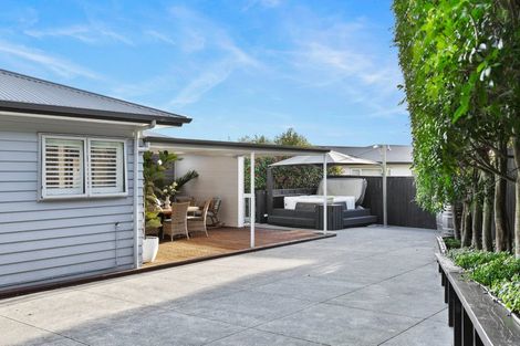 Photo of property in 6 Andre Rise, Stanmore Bay, Whangaparaoa, 0932