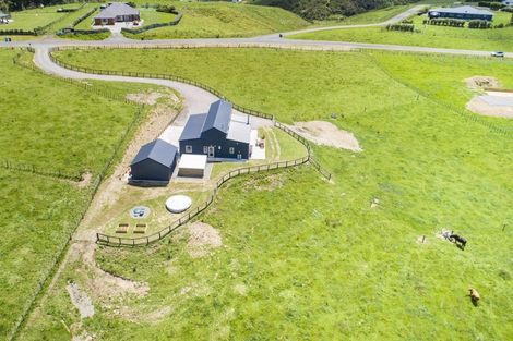 Photo of property in 34 Highland View Drive, Tokomaru, Palmerston North, 4474