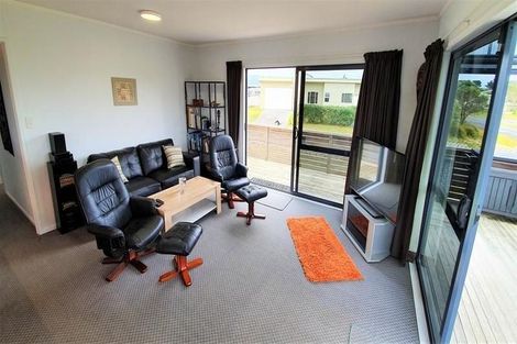 Photo of property in 101 Kauri Crescent, Matarangi, Whitianga, 3592