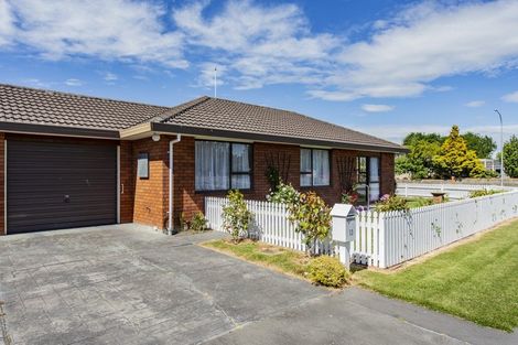 Photo of property in 13 Buckham Street, Rangiora, 7400