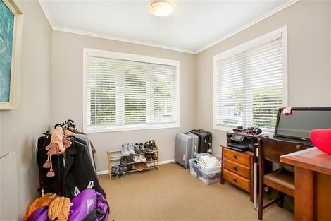 Photo of property in 13 Graham Avenue, Te Atatu Peninsula, Auckland, 0610