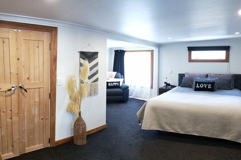 Photo of property in 8 Montgomery Street, Waipukurau, 4200