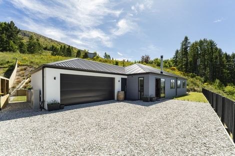 Photo of property in 22 Morning Star Terrace, Arthurs Point, Queenstown, 9371