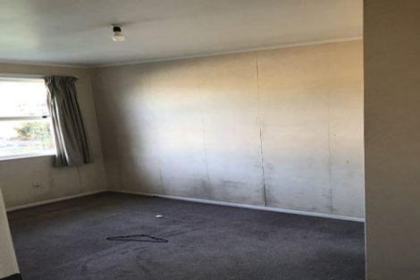 Photo of property in 2/133 Edgewater Drive, Pakuranga, Auckland, 2010