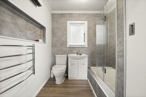 Photo of property in 44 Waldron Crescent, Green Island, Dunedin, 9018