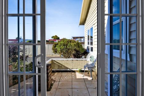 Photo of property in 46 Egmont Street, Hawera, 4610