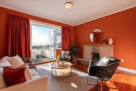 Photo of property in 82 Mortimer Terrace, Brooklyn, Wellington, 6021