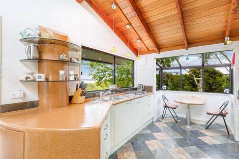 Photo of property in 5 Clearwater Cove, West Harbour, Auckland, 0618