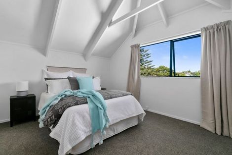 Photo of property in 2/69a Chivalry Road, Glenfield, Auckland, 0629