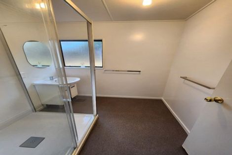 Photo of property in 82 Queens Road, Waikanae Beach, Waikanae, 5036