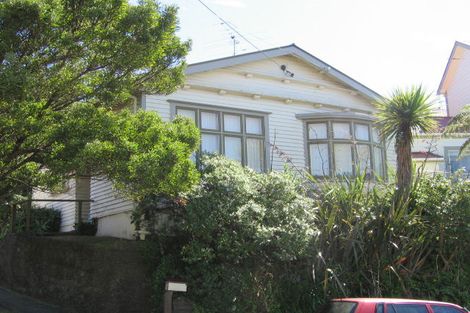 Photo of property in 2 Landcross Street, Kelburn, Wellington, 6021
