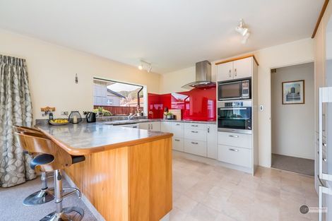 Photo of property in 15a Collingwood Street, Waterloo, Lower Hutt, 5011