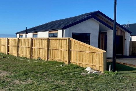 Photo of property in 7 Oakleigh Street, Woodend, 7610