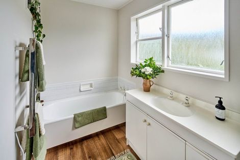 Photo of property in 11 Mckeefry Grove, Tawa, Wellington, 5028