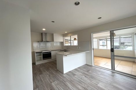 Photo of property in 373 Bucklands Beach Road, Bucklands Beach, Auckland, 2012