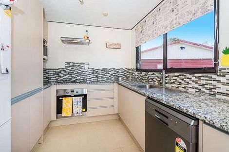 Photo of property in 17 Cameron Place, Ranui, Auckland, 0612