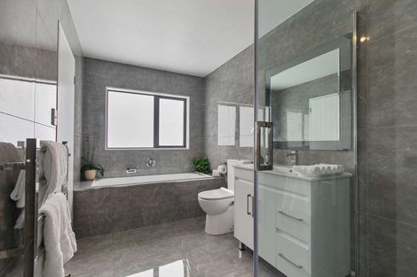 Photo of property in 10 Ancroft Street, Papakura, 2110