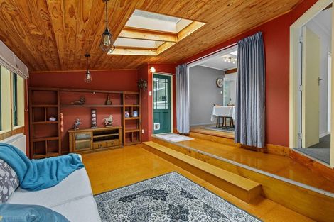 Photo of property in 35 Wyndham Road, Pinehaven, Upper Hutt, 5019