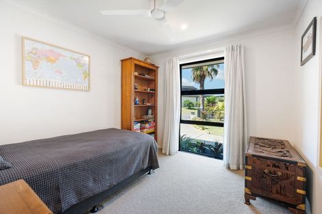 Photo of property in 24 Barbados Way, One Tree Point, 0118