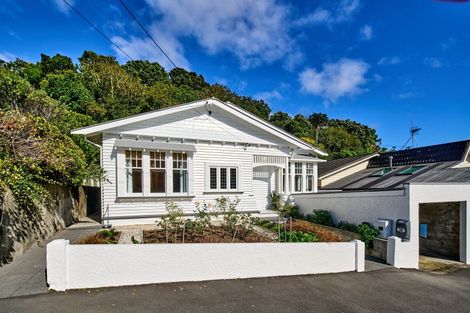 Photo of property in 44 Glen Road, Kelburn, Wellington, 6012